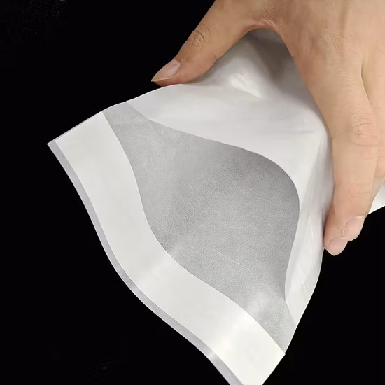 Sacchetti di carta pergamena autoadesivi riciclabili al 100% ecologici Sacco di carta velina senza cloro FSC per l'imballaggio di indumenti Abbigliamento